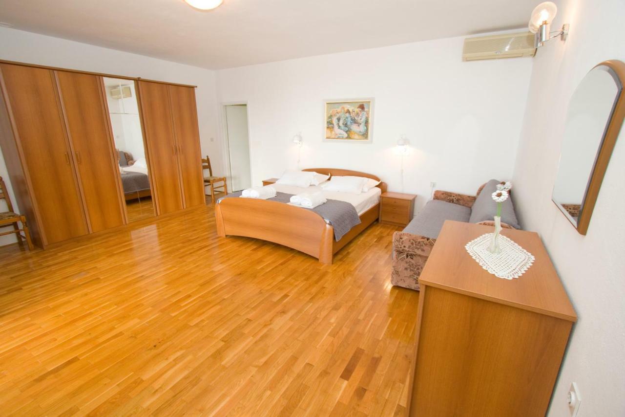 Apartment Glavina With Private Pool Makarska Exterior photo